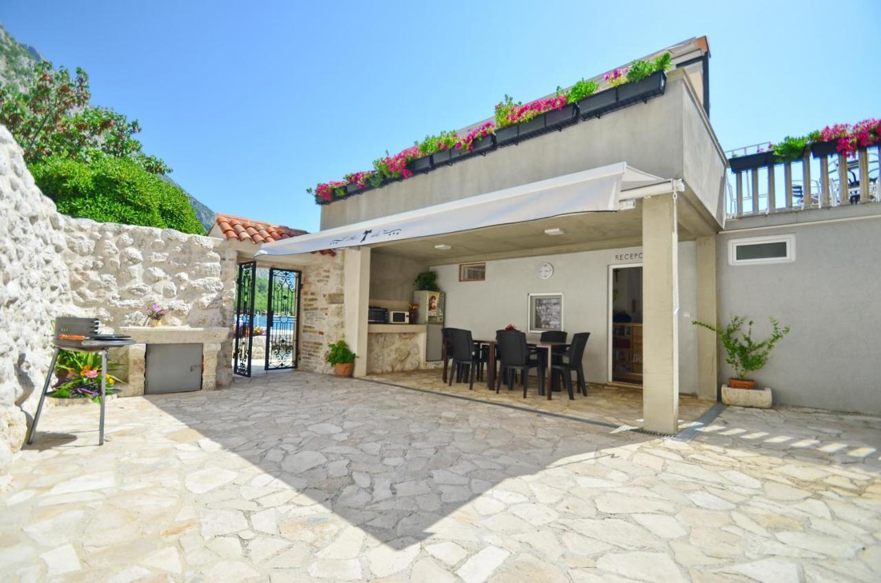 Tau Mir I Dobro Apartment Kotor Bagian luar foto