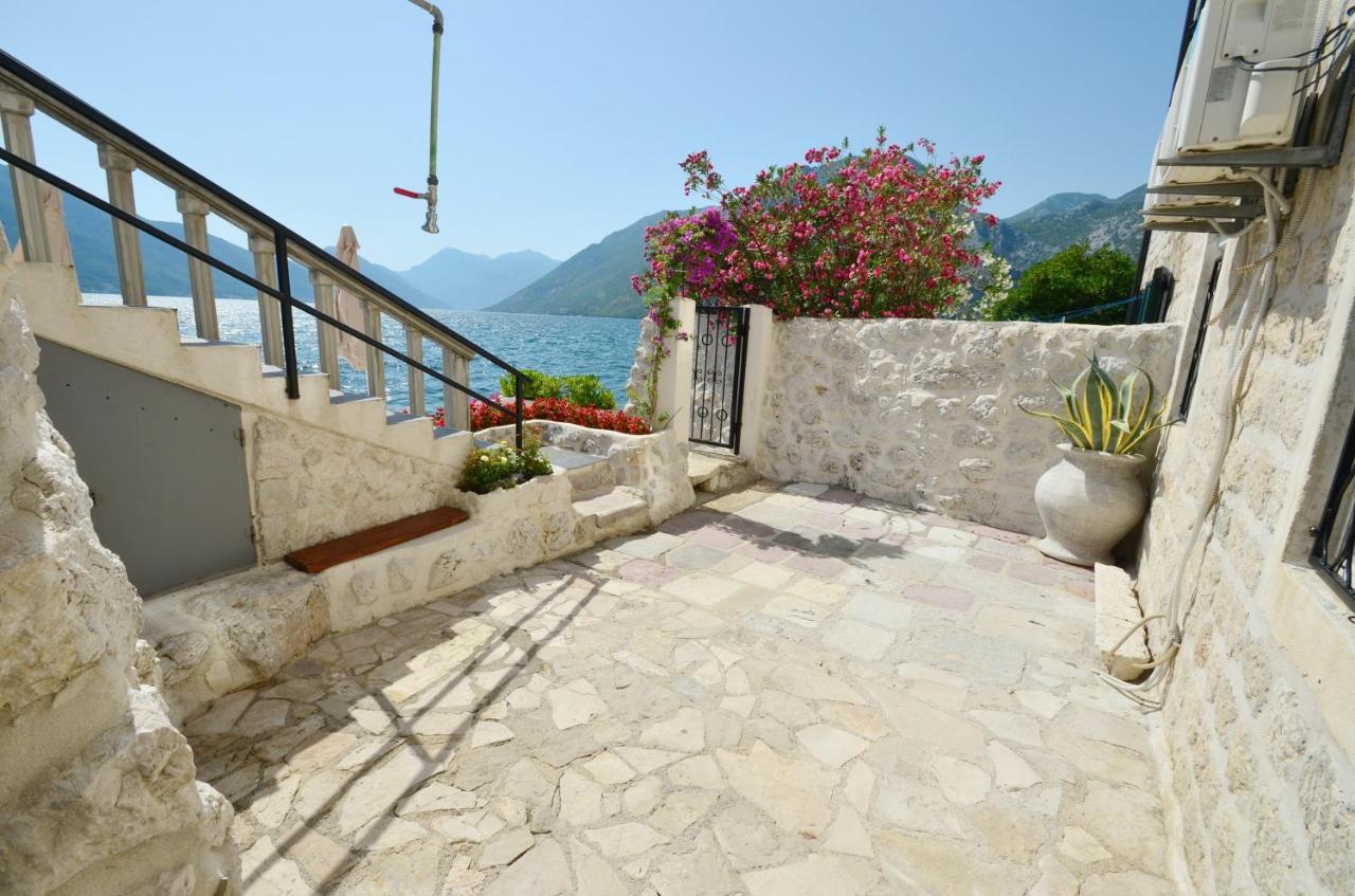 Tau Mir I Dobro Apartment Kotor Bagian luar foto